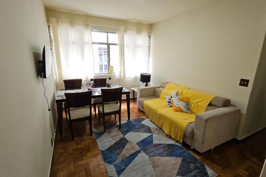 Apartamento No Centro De Нова-Фрибурго Екстериор снимка